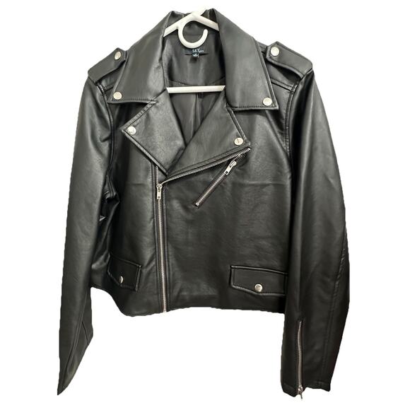 SKY plus Jackets & Blazers - SKY Plus Women's Black Biker Jacket Faux Leather Silver Zip Cropped Plus Size 1X